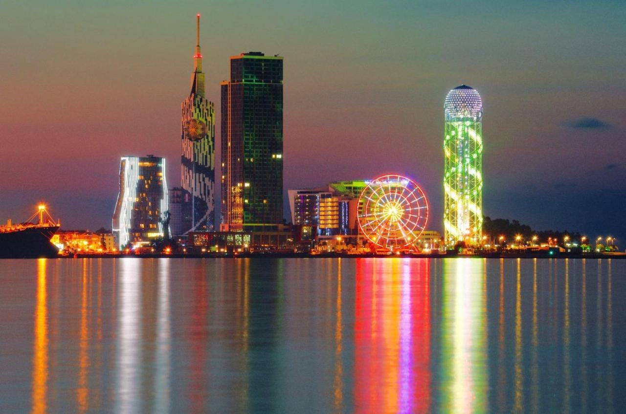 Orbi City Apartments On The Beach Batumi Exterior foto