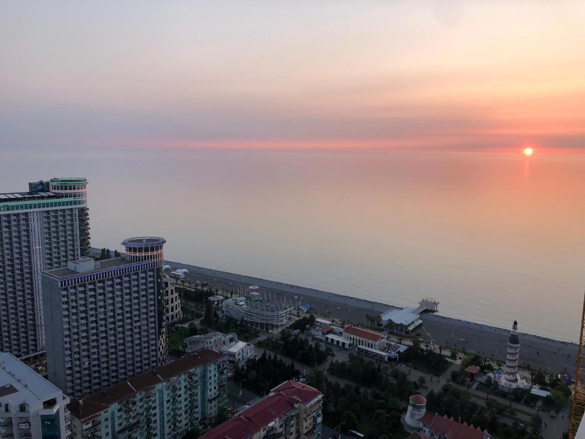 Orbi City Apartments On The Beach Batumi Exterior foto