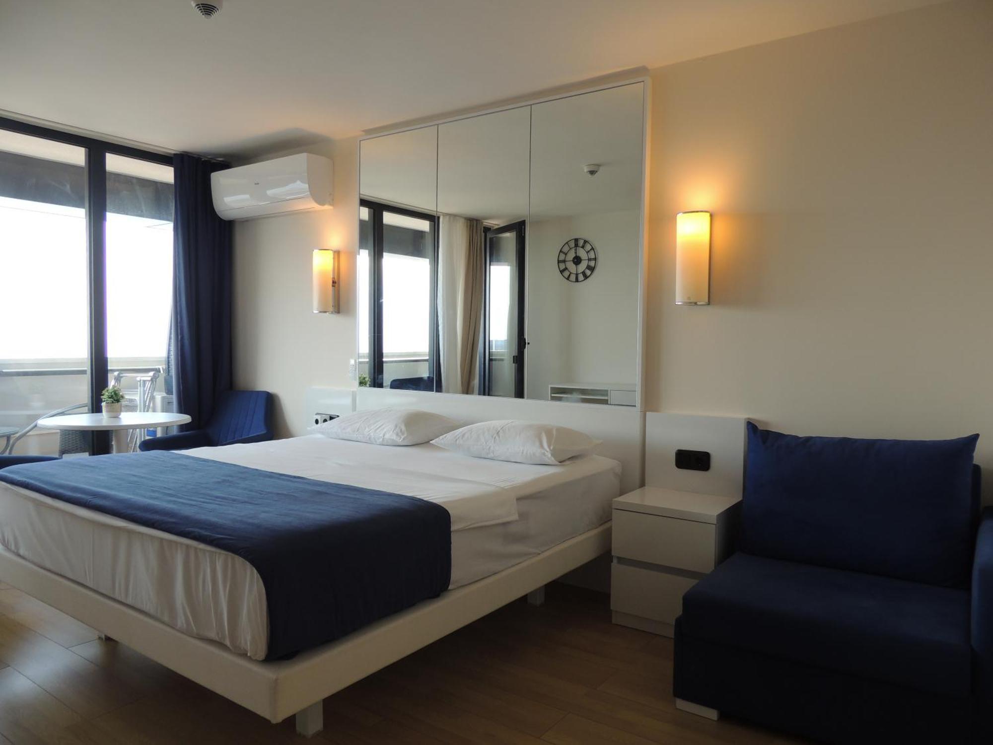 Orbi City Apartments On The Beach Batumi Exterior foto