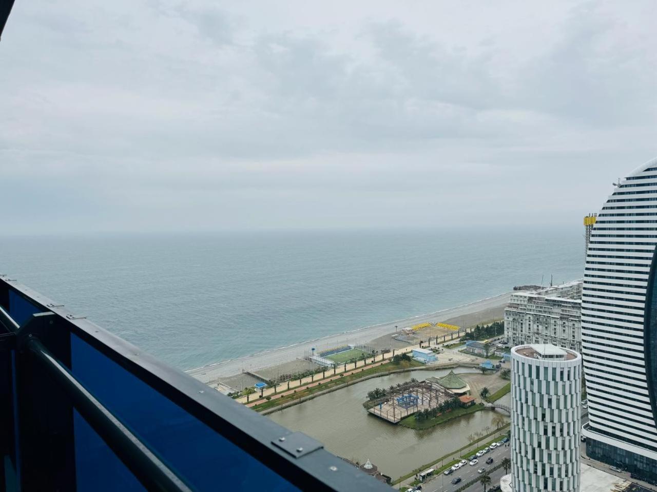 Orbi City Apartments On The Beach Batumi Exterior foto